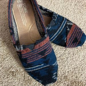 fleece-lined wool tribal toms